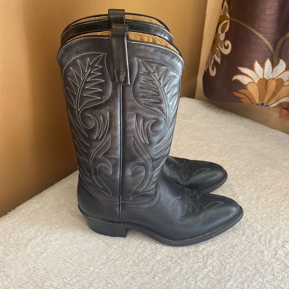 Black leather cowboy boots